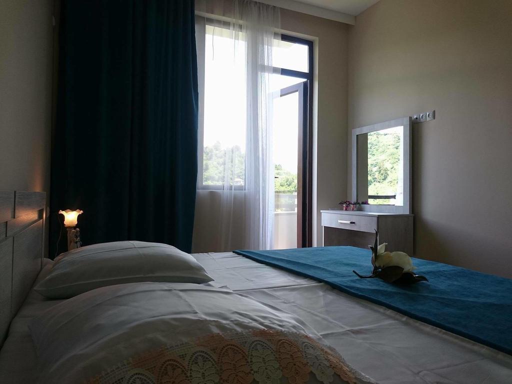 Hotel Holiday House Green Cape Batumi Mtsvane Konts'khi Esterno foto