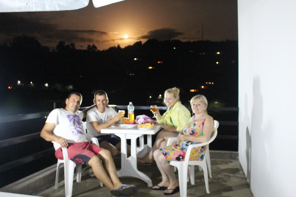 Hotel Holiday House Green Cape Batumi Mtsvane Konts'khi Esterno foto